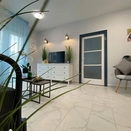Апартаменты Daylight Center *